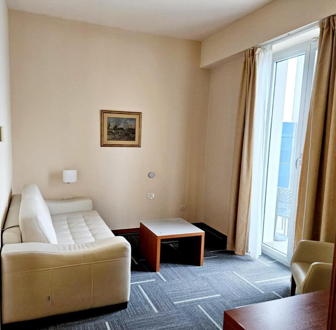 Hotel Jadran Рийека Екстериор снимка